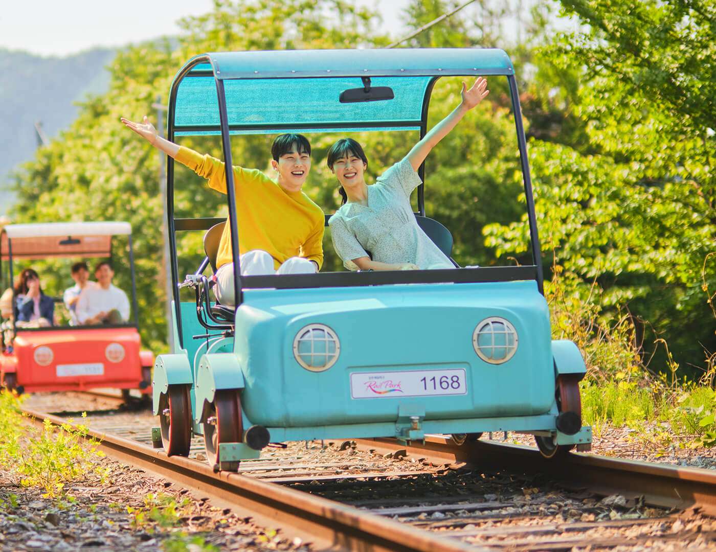 金裕贞铁轨自行车