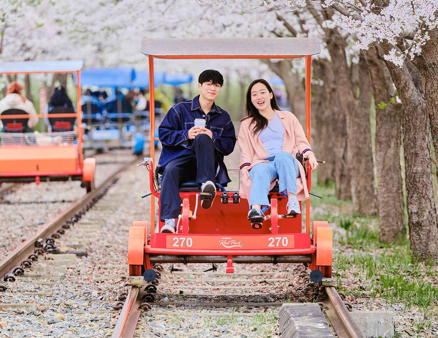 加平铁轨自行车